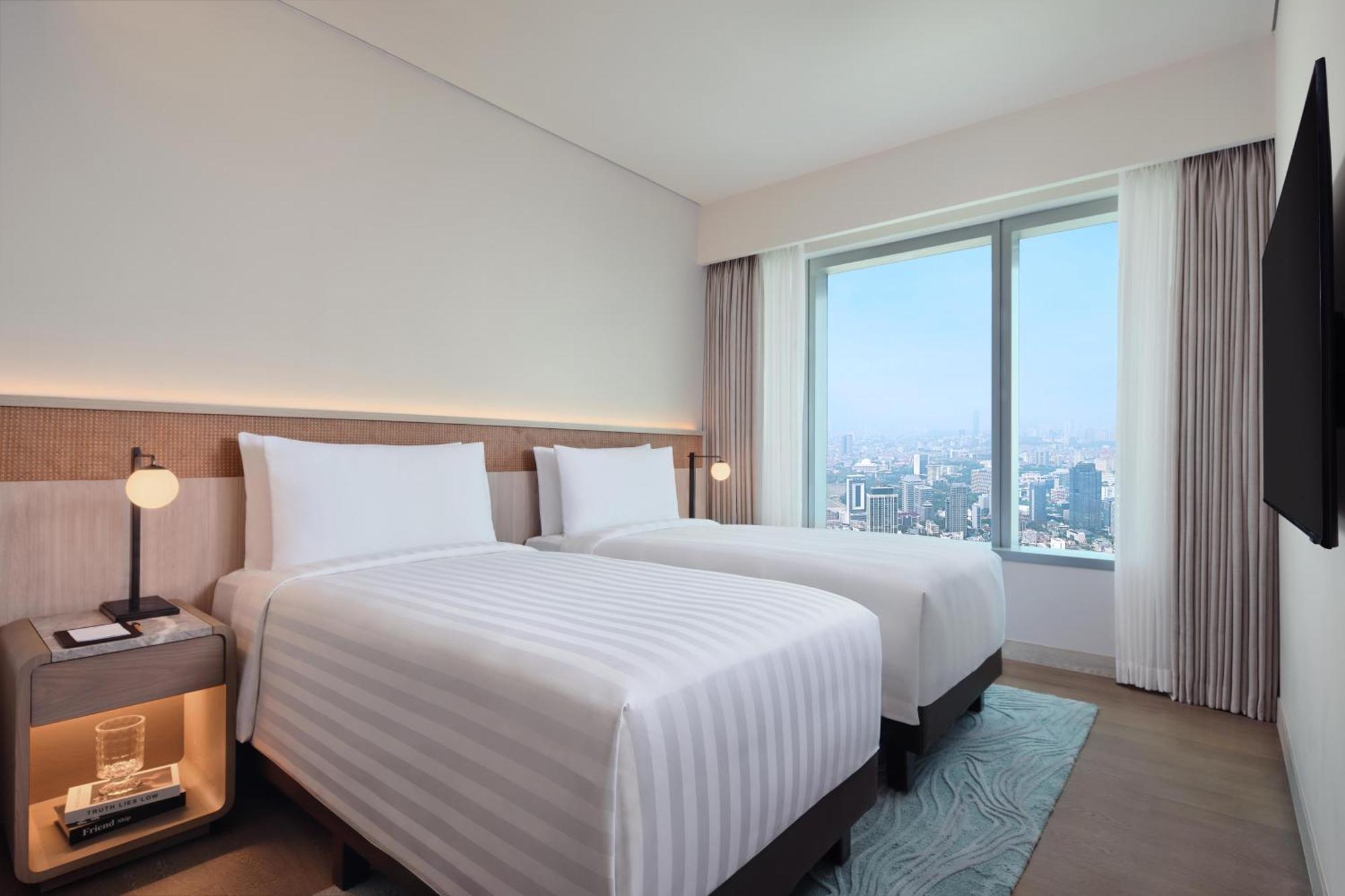होटल Parkroyal Serviced 5*