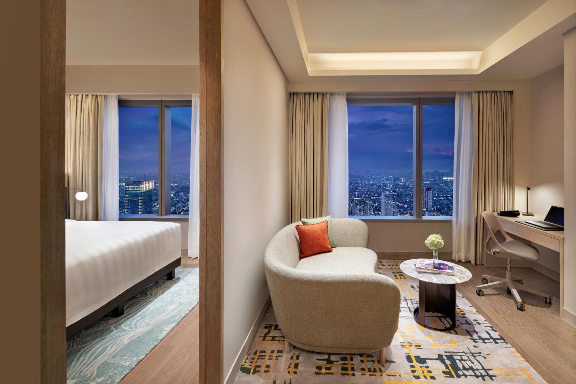 होटल Parkroyal Serviced 5*